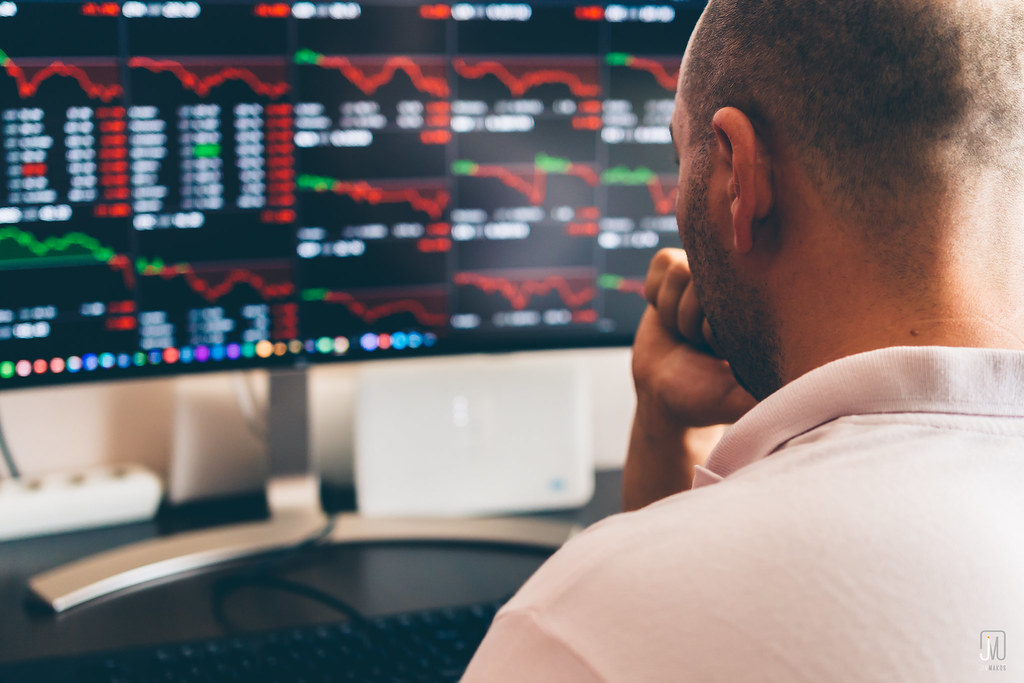 Benefits for Active Traders Who Incorporate
